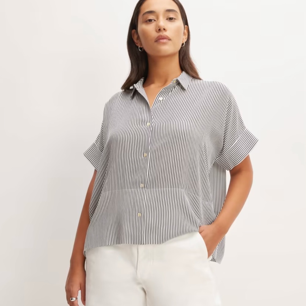 Everlane silk short sleeve square blouse